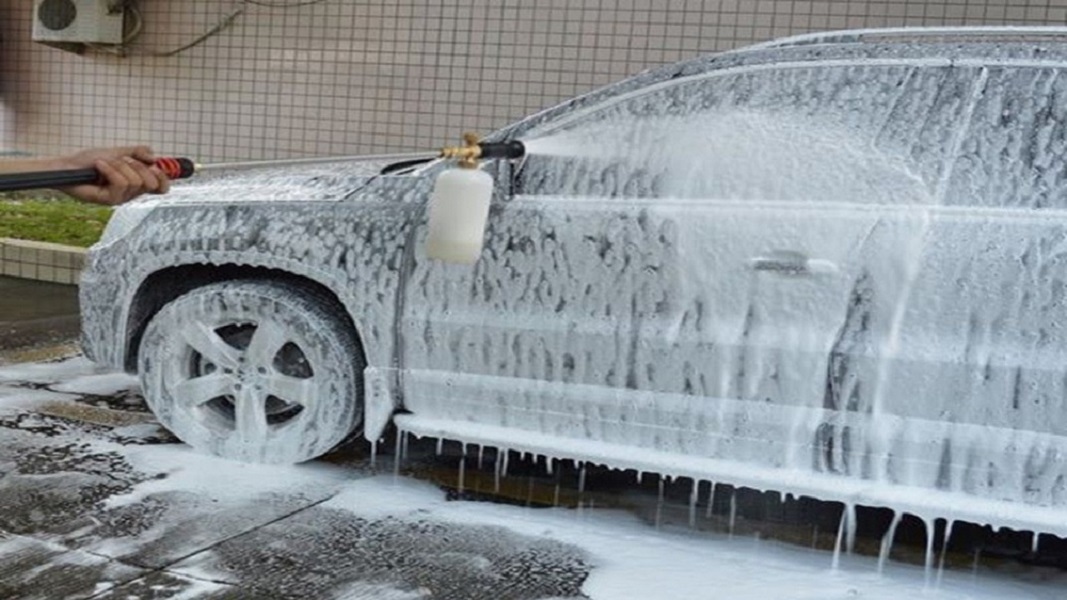 Chai Nước rửa xe bọt tuyết Car Shampoo 1L