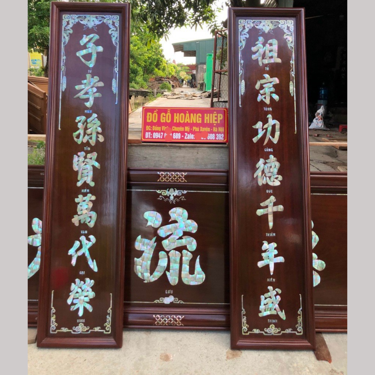 Bộ hoành phi câu đối gỗ gụ khảm ốc singgapore làm mầu mận chín giả cổ