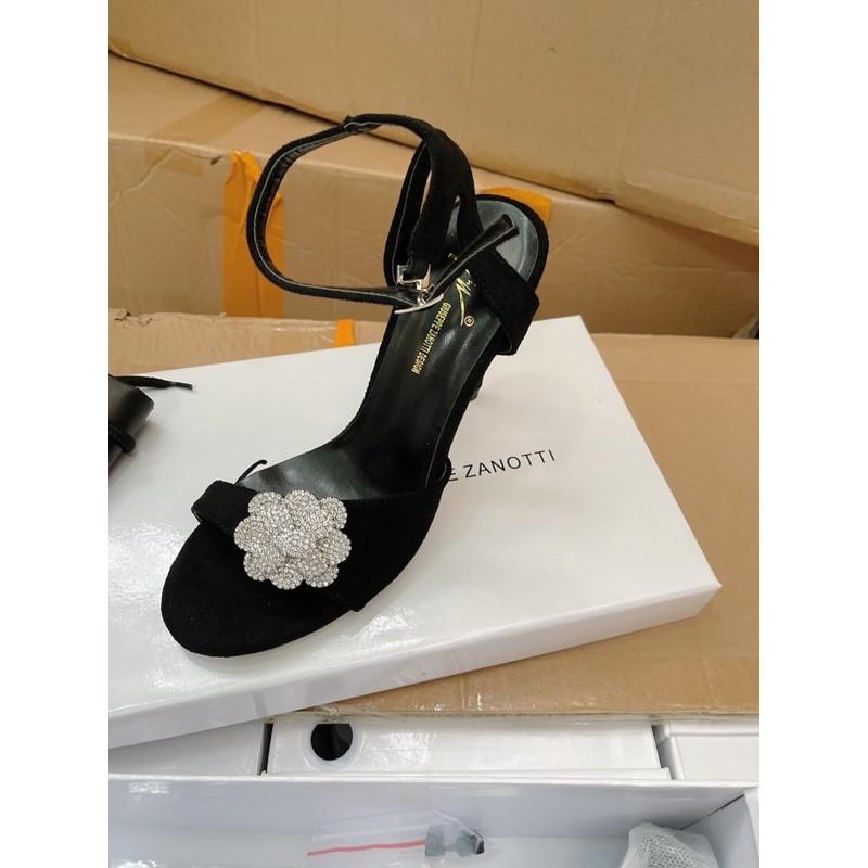 sandal đính hoa siêu đẹp hàng qccc fullbox