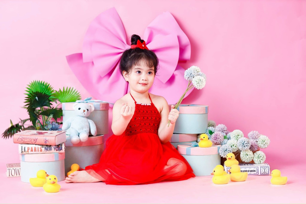 Đầm yếm xoè công chúa dễ thương cho bé - Yếm đính ngọc + Ảnh thật