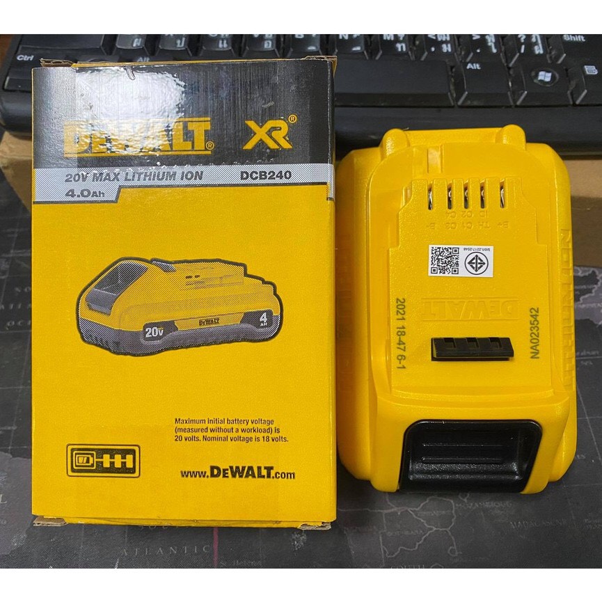 CHÍNH HÃNG - Pin 20V 4.0Ah DeWalt DCB240 Phiên Bản Mới , Bản Mỏng