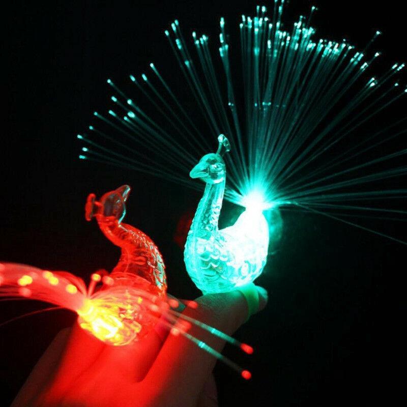 Nhẫn đeo tay hình chim công có đèn LED