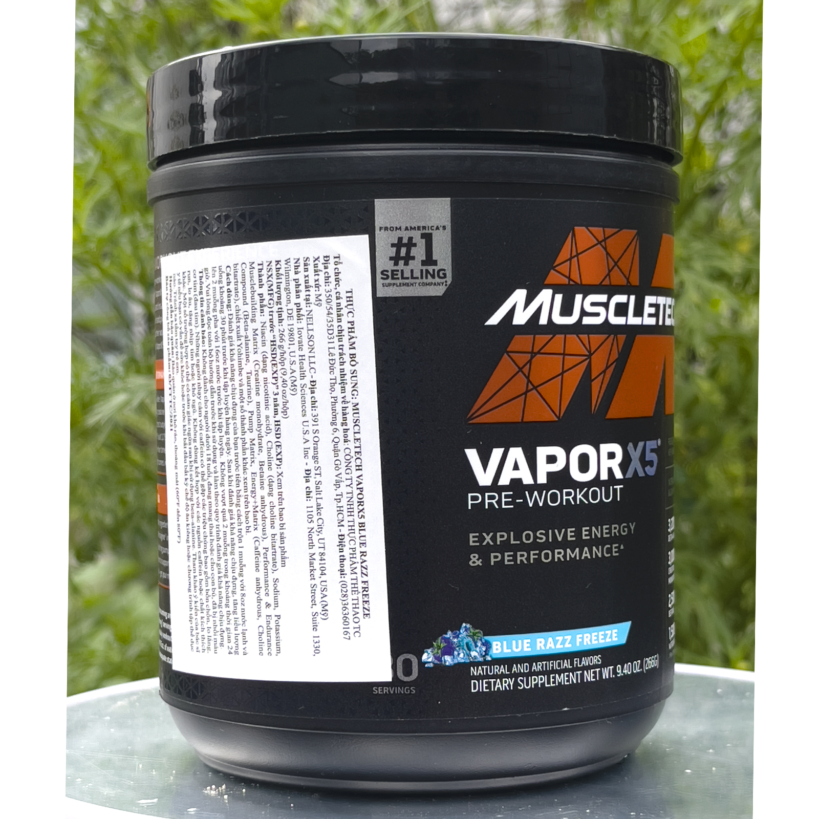 Combo Pre-Workout Vapor X5 của MuscleTech hương Blue Razz Freeze hộp 30 lần dùng hỗ trợ Tăng Sức Bền, Sức Mạnh, Đốt Mỡ, Giảm Cân mạnh mẽ cho người tập GYM & bình lắc 600 ml (Màu Ngẫu Nhiên)