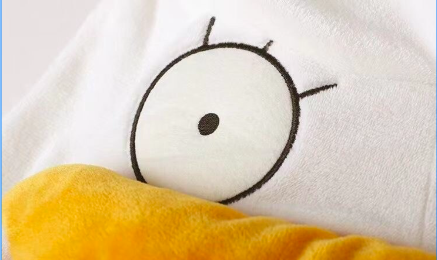 Bộ đồ ngủ hoạt hình anime con vịt gồm đầm và dép chân vịt