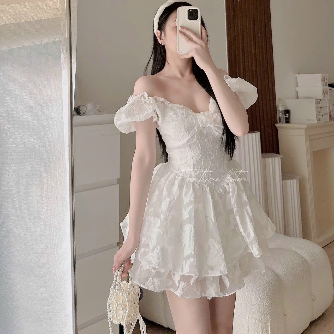 Đầm trắng tầng tay phồng cổ vuông tiểu thư