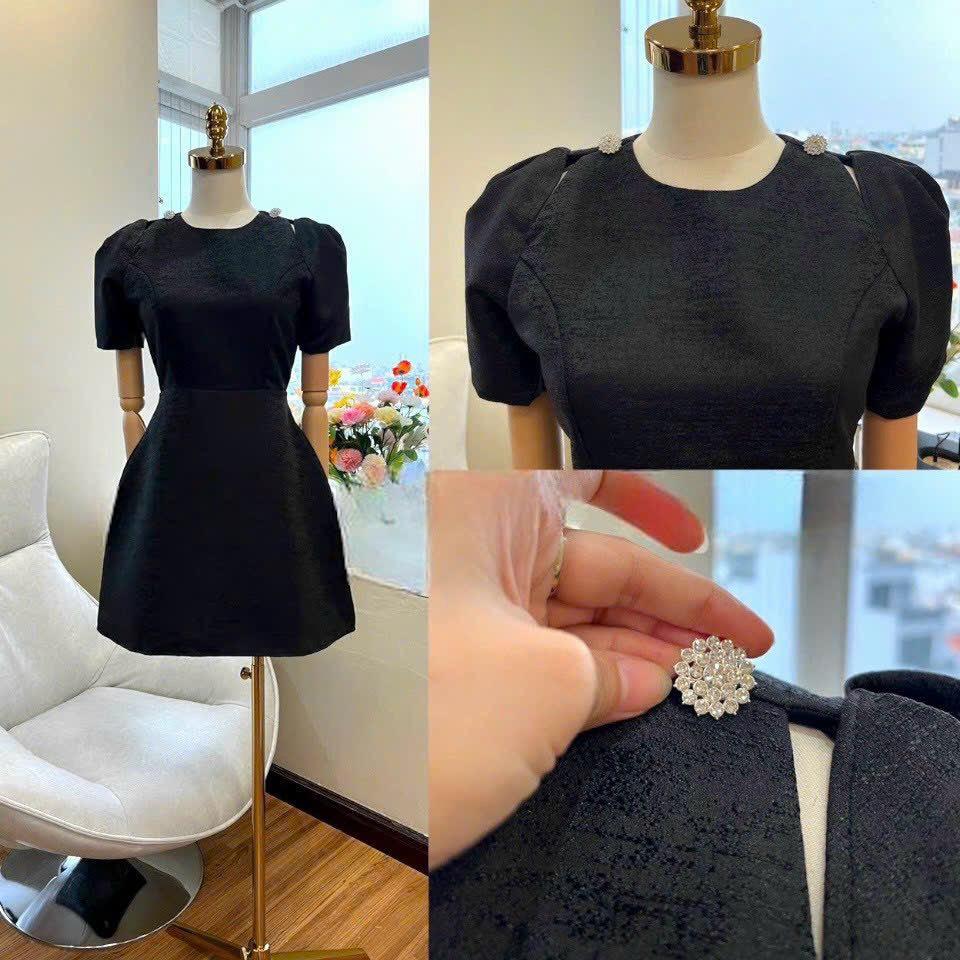 Đầm xòe khoét vai tay phồng kèm tag đá