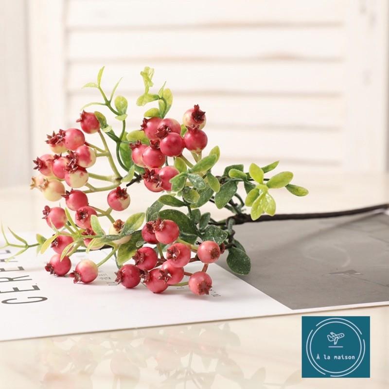 Cành lá berry cao 30cm dùng trong decor trang trí nhà cửa, hoa lụa cao cấp, hoa cưới
