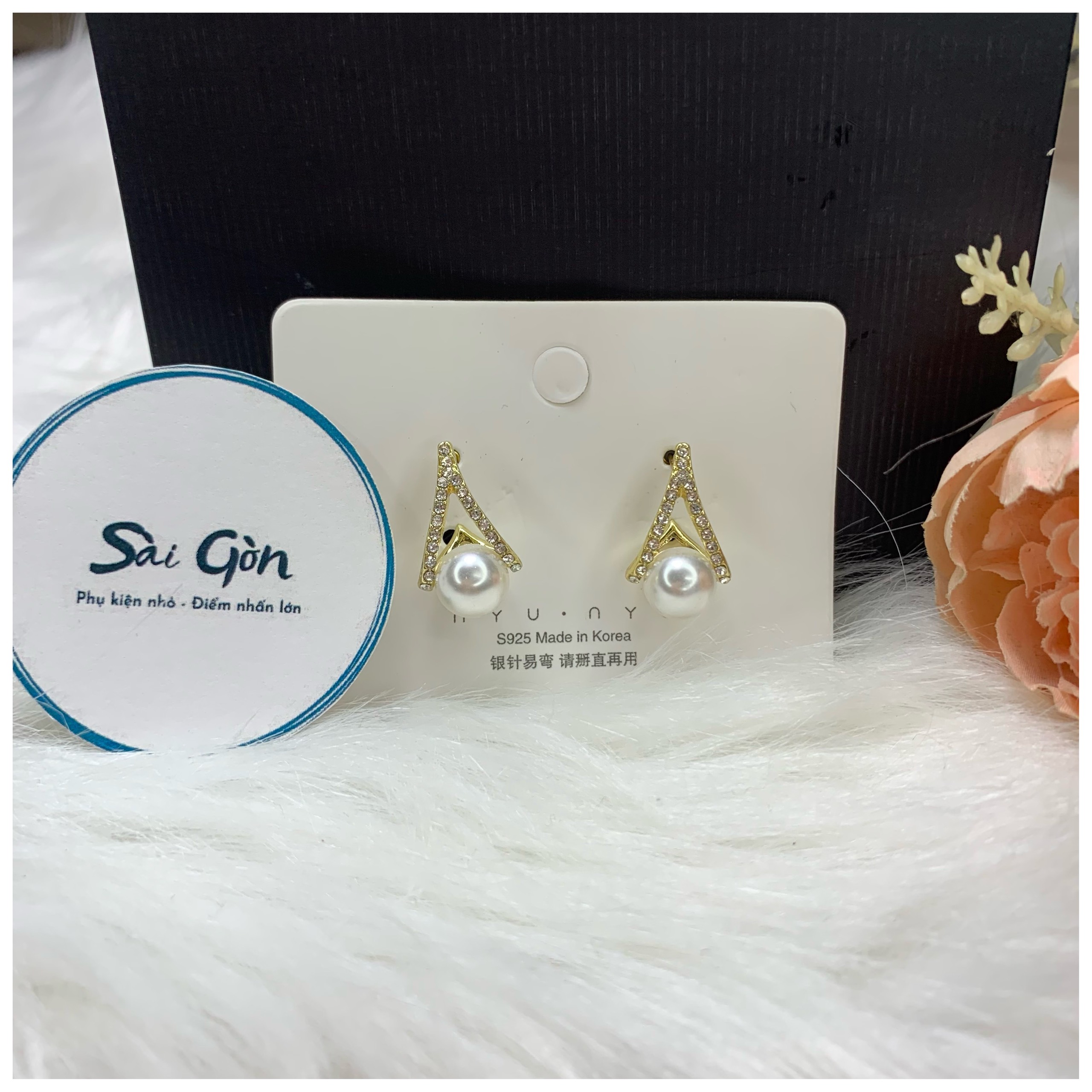 Bông tai ngọc trai cách điệu đính đá SAIGON ACCESSORY
