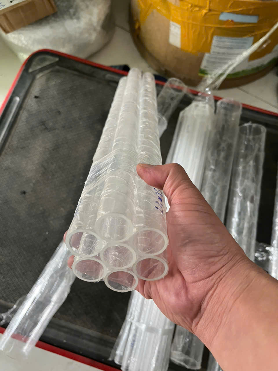 Ống nhựa Acrylic độ trong suốt cao