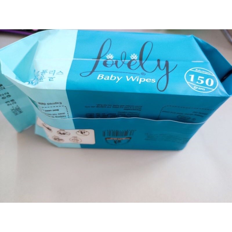 Khăn Giấy Ướt Lovely Hàn Quốc Gói To 570g 150 Tờ Không Mùi An Toàn Cho Da