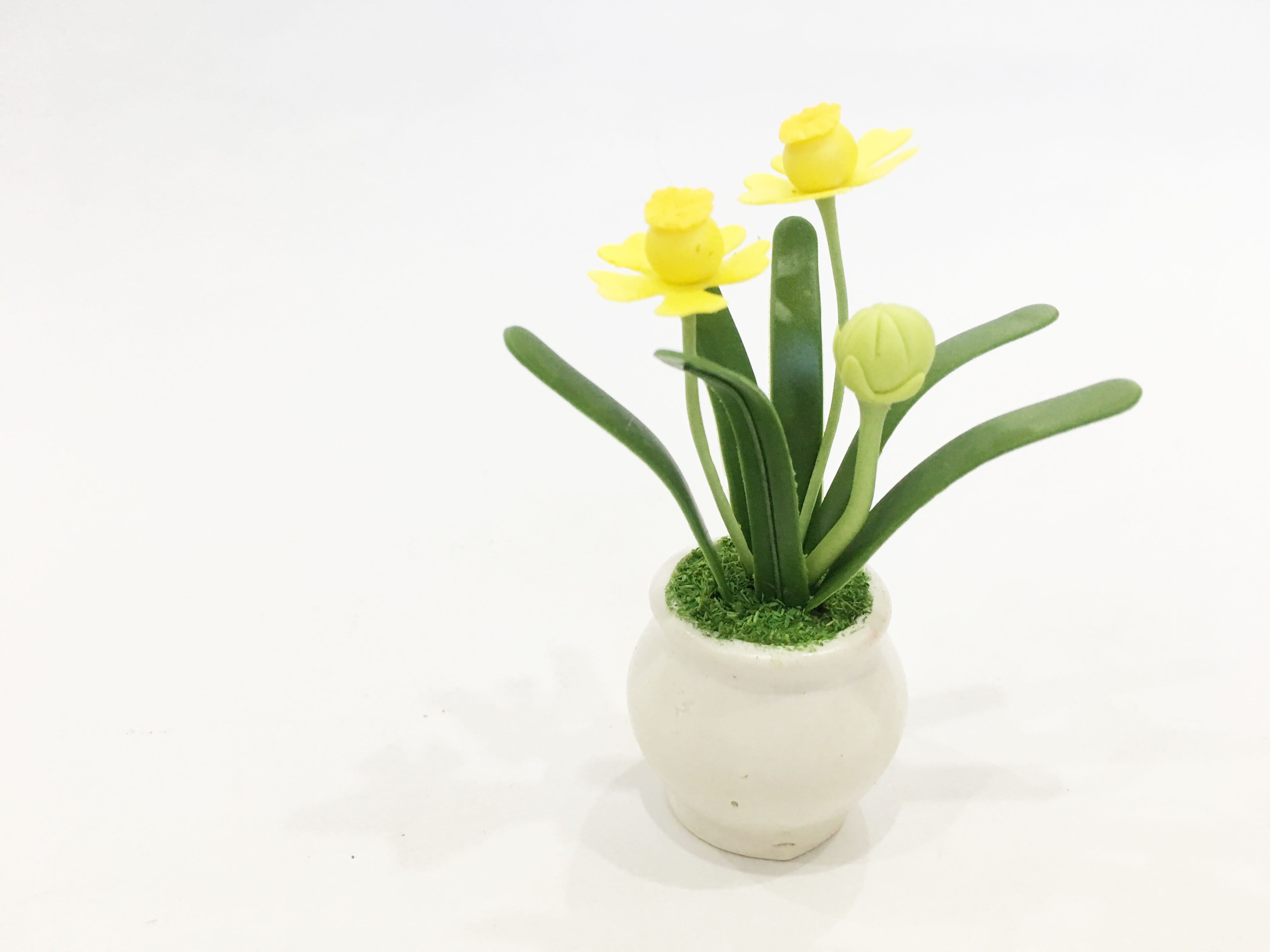 Chậu hoa đất sét mini - Cây hoa thủy tiên / Daffodil (phát màu ngẫu nhiên) - Quà tặng trang trí handmade