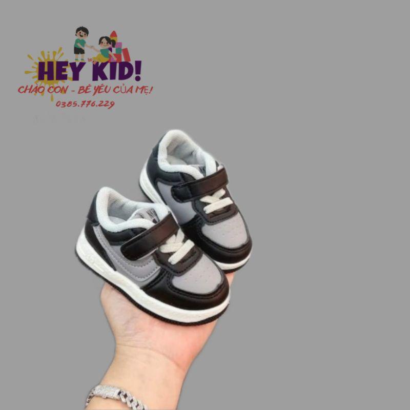 Giày thể thao tập đi cho bé