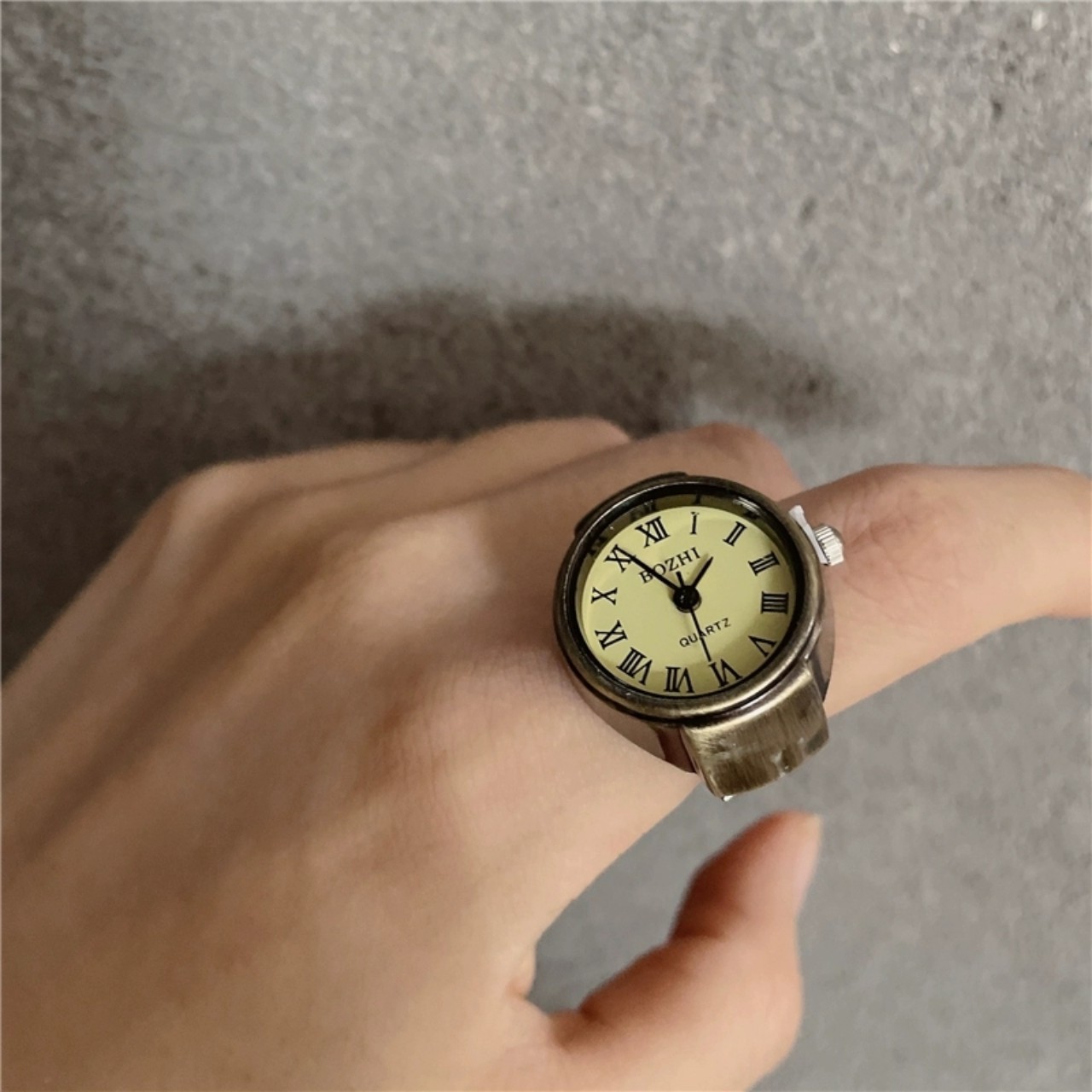 Đồng hồ đeo tay  - Mặt số Viêt - CO GIÃN