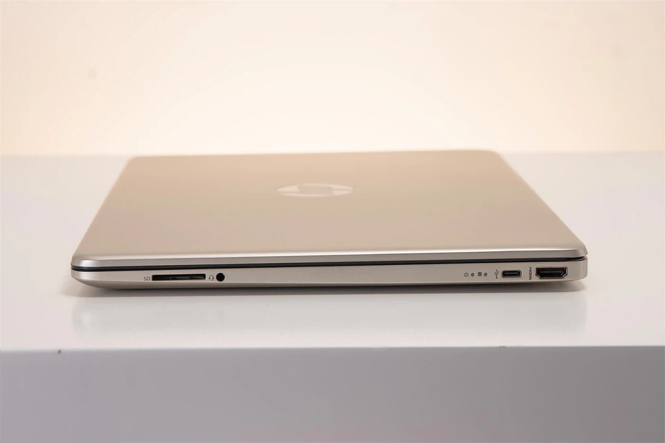Laptop HP 15s fq2711TU i3 1115G4/8GB/256GB/15.6"FHD/Win 11 Vàng - Hàng Chính Hãng