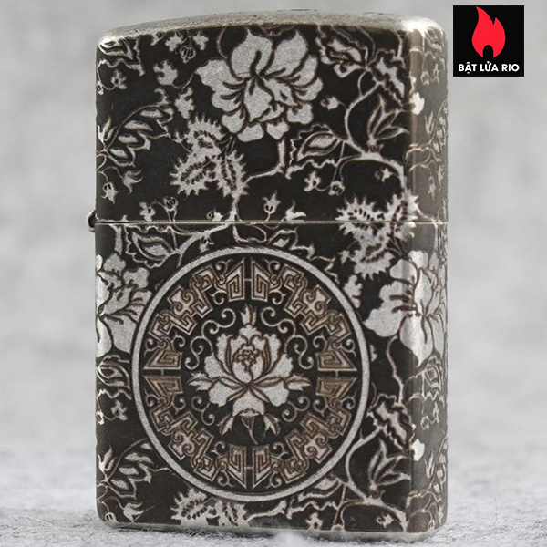 Bật Lửa Zippo Bạc Giả Cổ 121Fb Khắc Hoa Mẫu Đơn 4 Mặt – Zippo 121Fb.Maudon