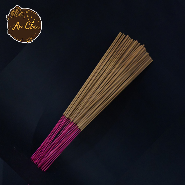 Nhang trầm hương Organic An Chi được làm từ trầm tự nhiên nguyên chất, sạch, không cuốn tàn và cho mùi thơm nồng ấm, dễ chịu