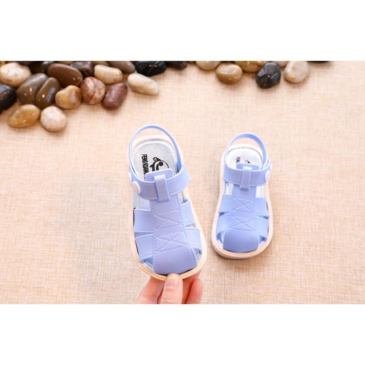 Sandal bé trai tập đi chống trượt