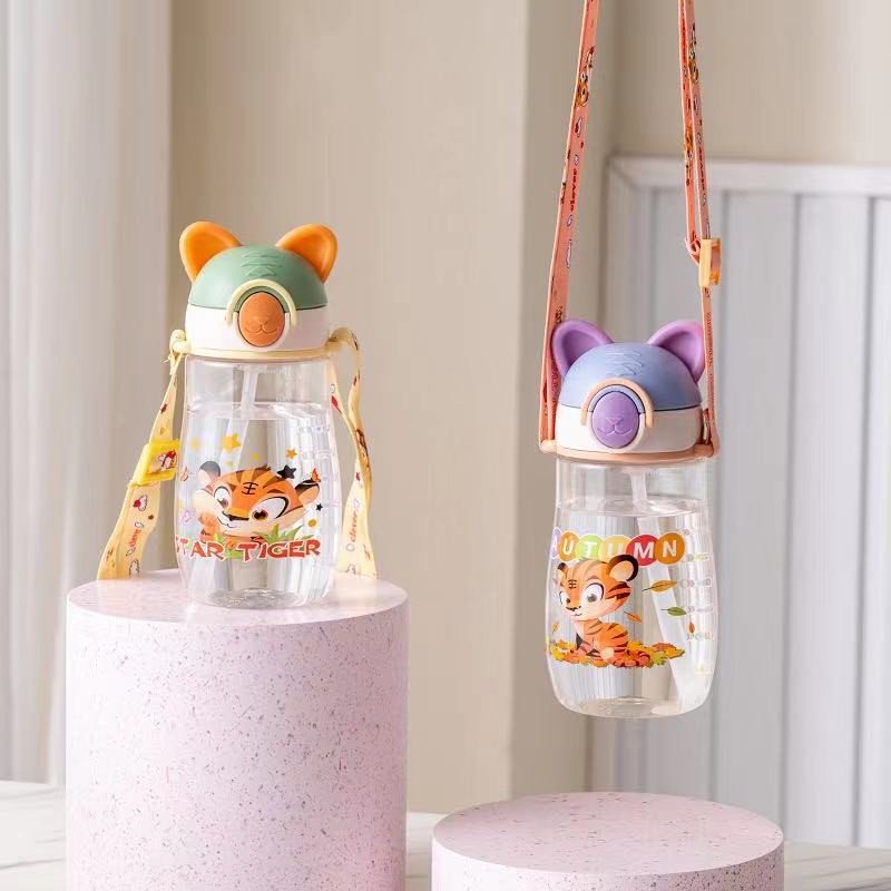 Bình Nhựa Tiger 450ml Có Dây Đeo-Giao Hàng Ngẫu Nhiên