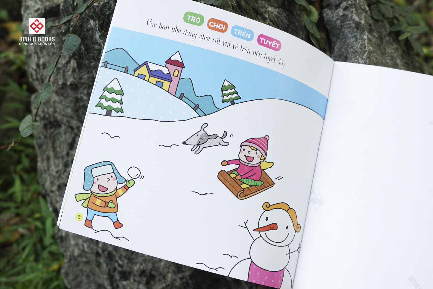 Sách bóc dán giúp trẻ phát triển nhận thức đầu đời - Cho trẻ từ 3 - 6 tuổi - Đinh Tị Books