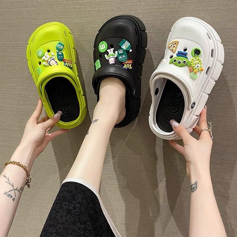 Dép nữ Cross độn đế 6cm siêu nhẹ kèm Sticker dễ thương mẫu mới nhất 2022 hot trend - dép sục nữ hot trend 2022