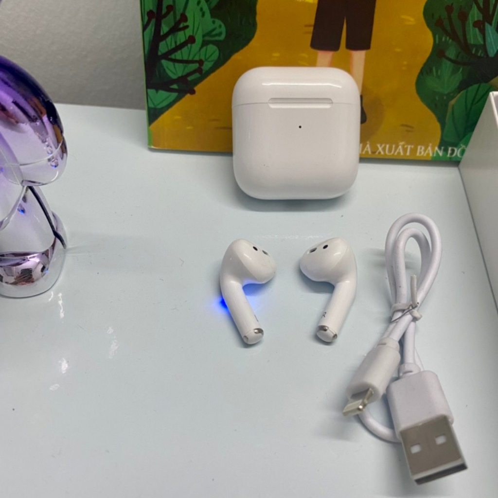 Tai nghe 5.0 bluetooth pro 4 nhỏ không dây , tự động kết nối khi mở nắp , cảm ứng , kèm dây sạc rất tiện dụng