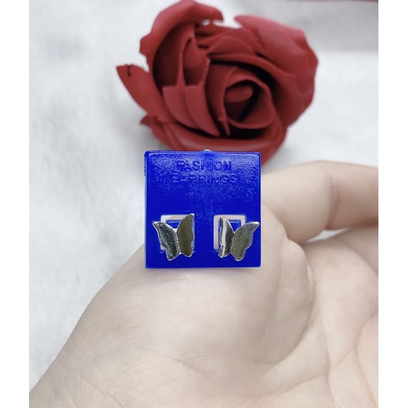 Khuyên tai bạc đơn giản, cá tính, độc đáo.