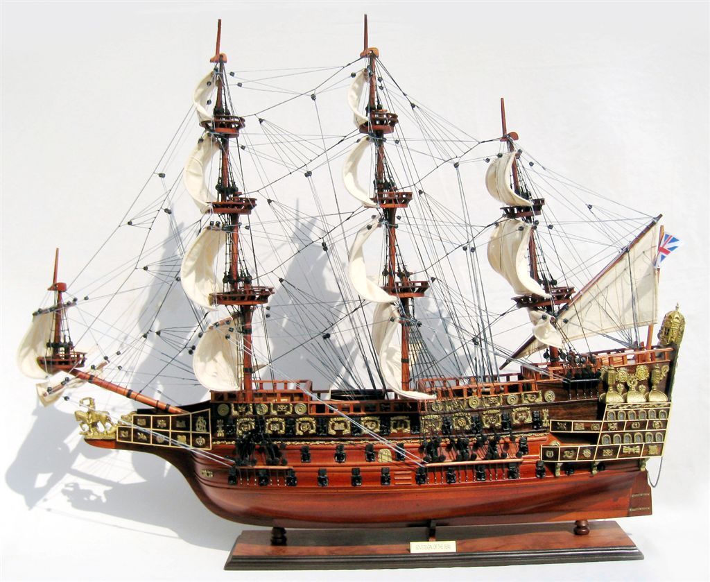 Thuyền buồm gỗ phong thủy Sovereign dài 90cm