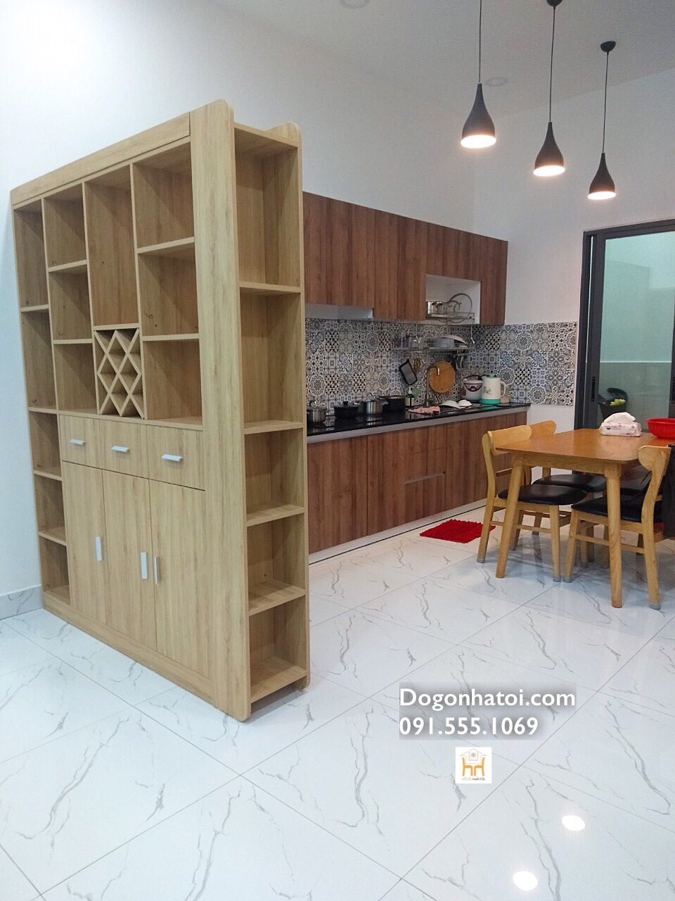 Kệ trưng bày - tủ rượu - vách ngăn phòng khách và bếp TR611