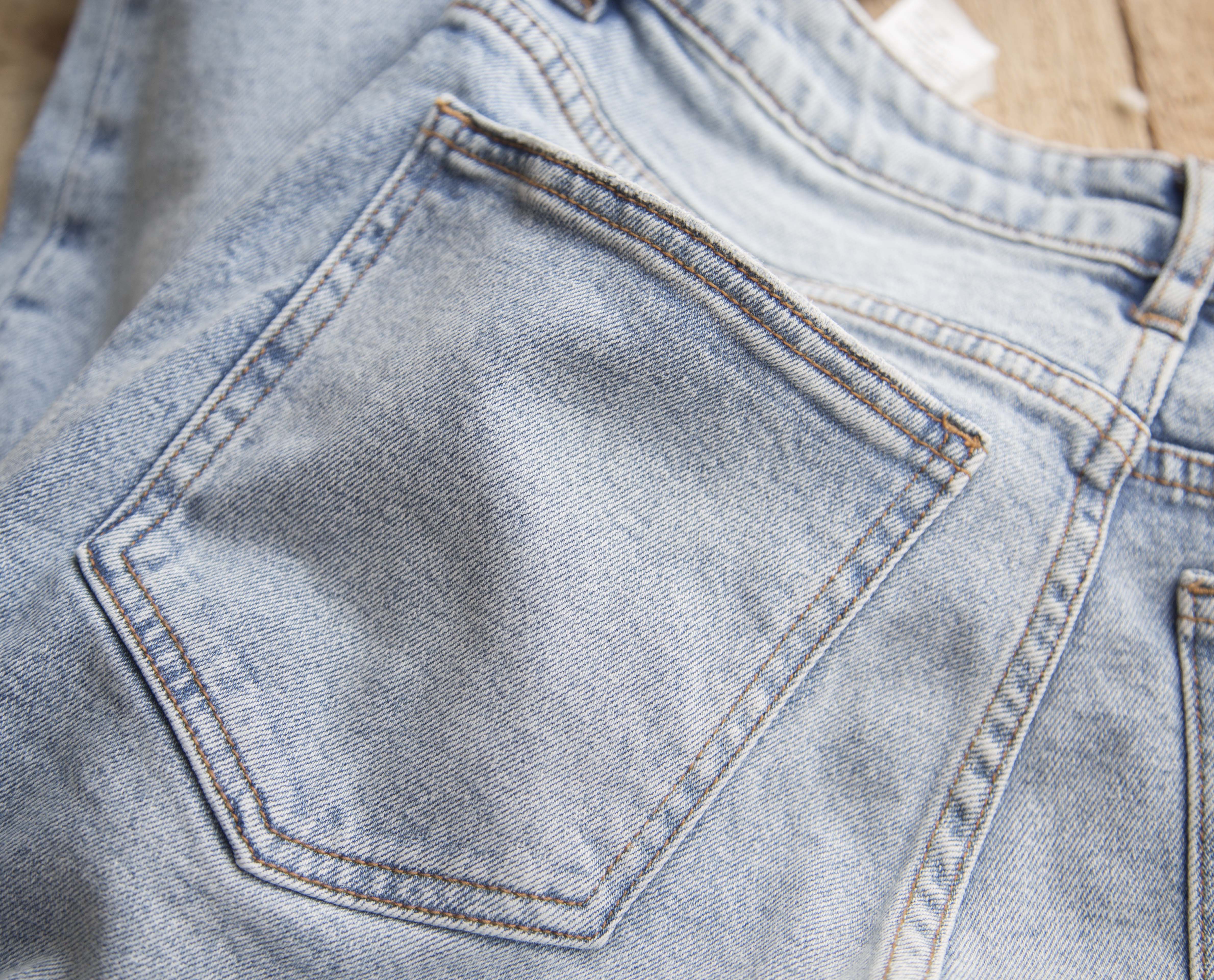 [CHÍNH HÃNG] Quần Jean nam vải Denim co giãn nhẹ form carrot fit | quần nam jean xanh bạc - LAB801