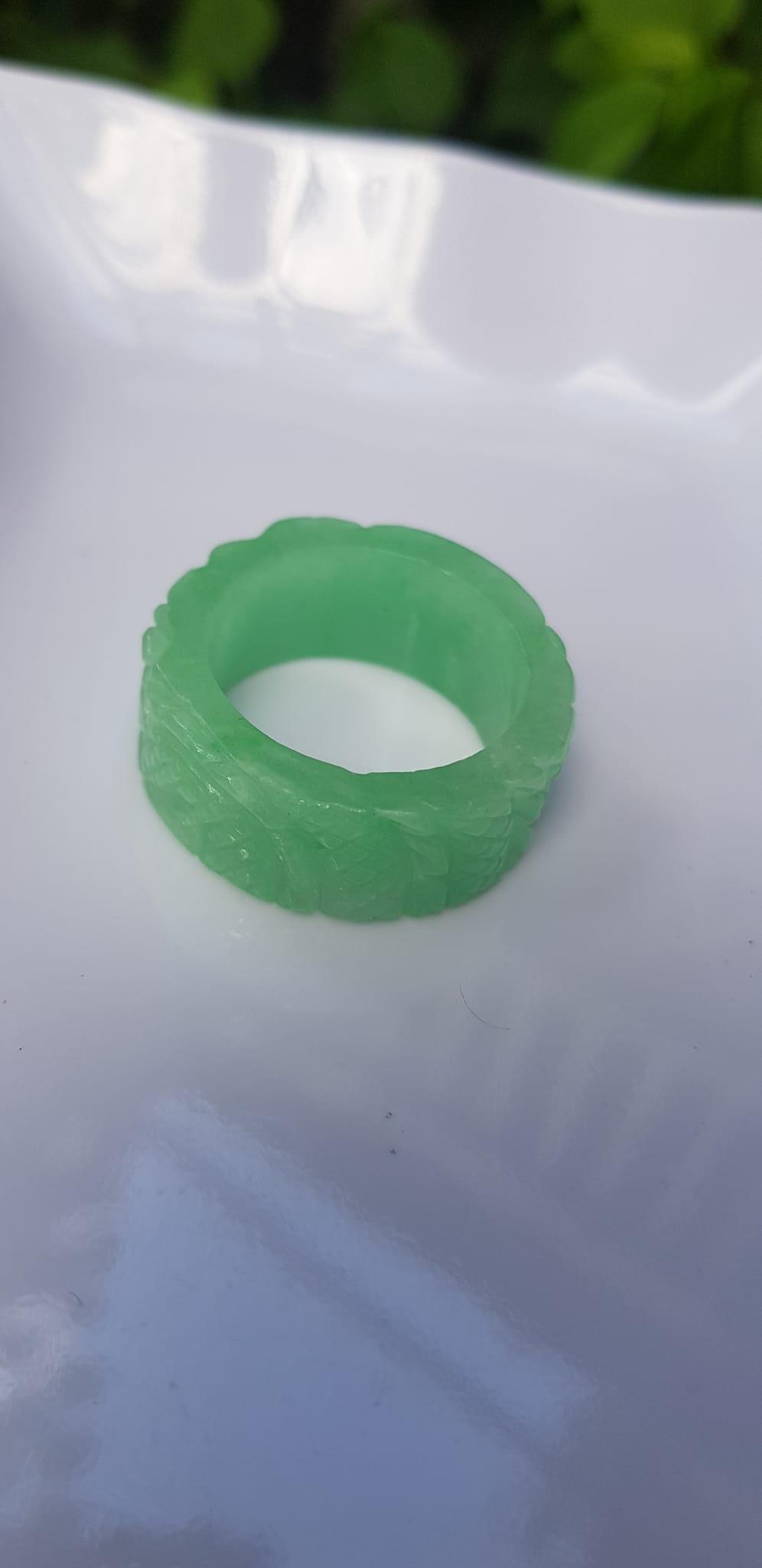 Nhẫn Nam Bản Vuông Trạm Rồng Đẹp Size Nhẫn Ni 22mm x Cao 11mm x Dầy 4mm Màu Xanh Ngọc Cẩm ThạchTươi đẹp ạ