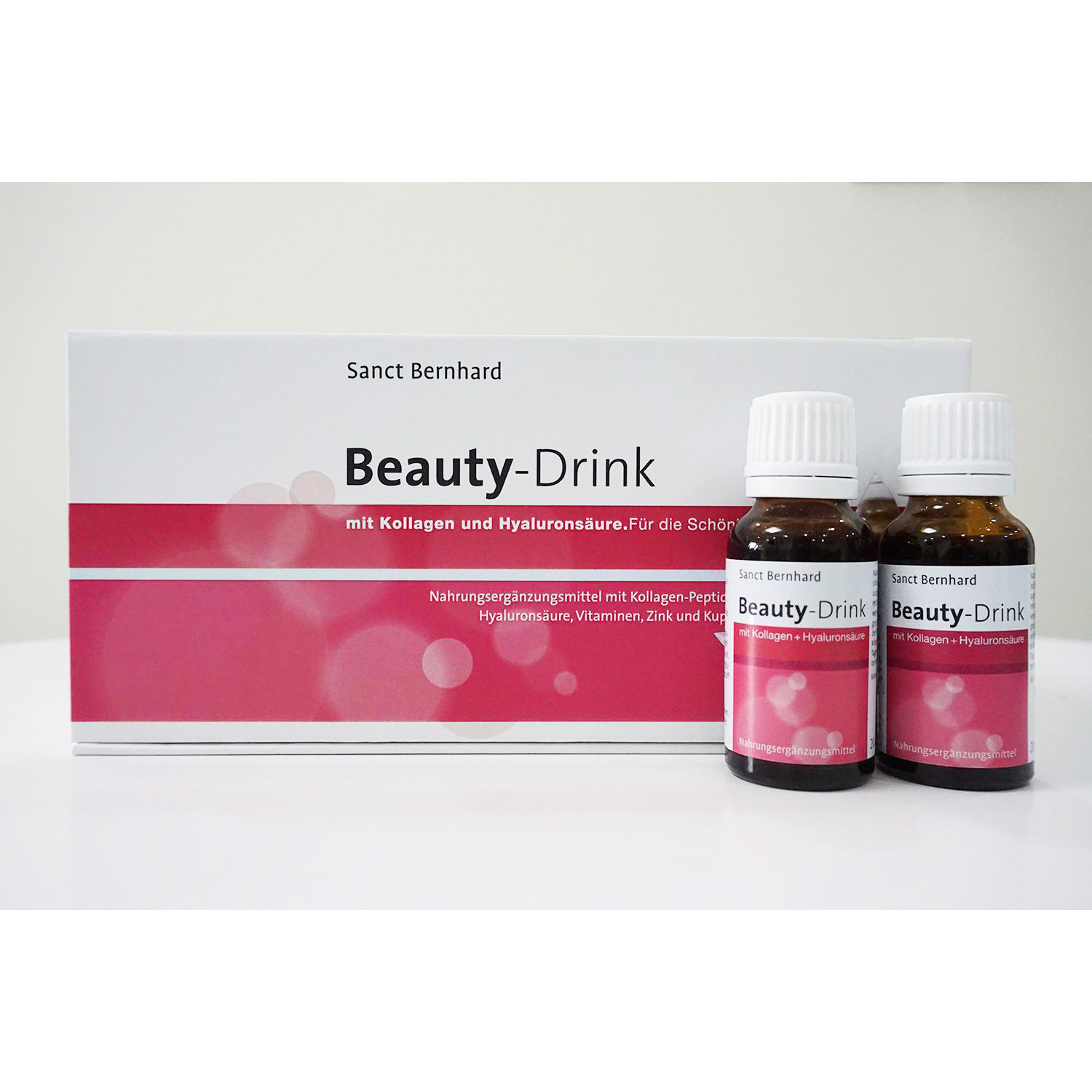 Nước uống đẹp da Collagen Beauty Drink giúp bổ sung Collagen giúp cải thiện nếp nhăn và độ đàn hồi của da, giúp da sáng mịn, hỗ trợ chống lão hóa,  mang lại một làn da tươi trẻ rạng ngời từ bên trong.