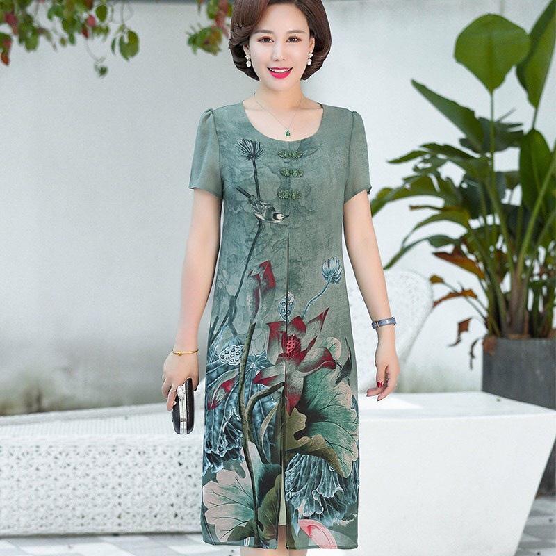 Đầm Trung Niên Tặng Mẹ , Kiểu Váy In Hoa Sen Cách Tân Cổ Tròn Ngắn Tay Form Suông Đi Tiệc | Thời Trang Trung Niên Nữ