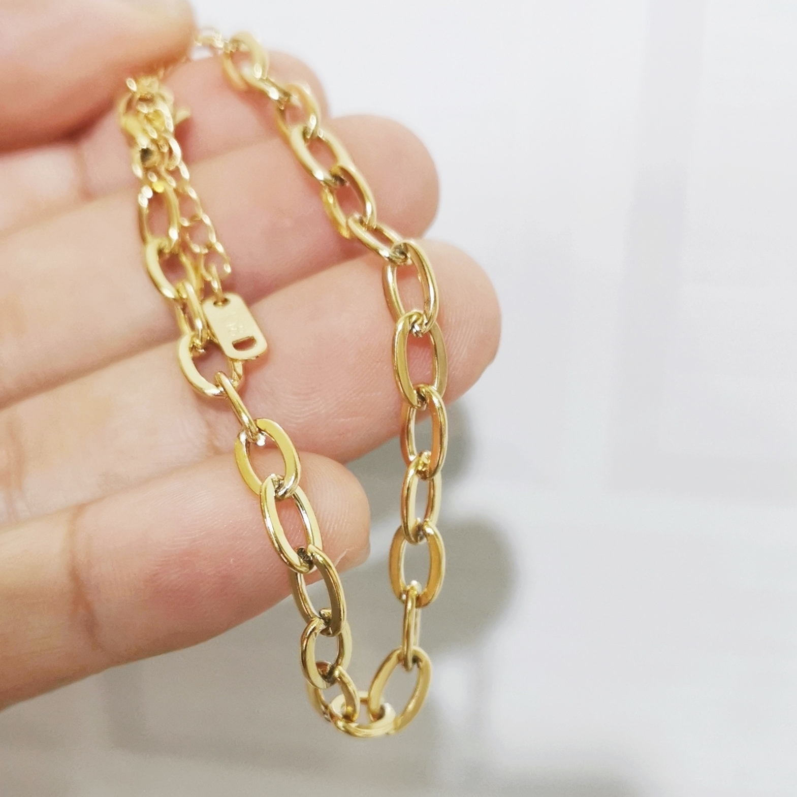 Lắc tay xích nữ chất liệu titan không đen gỉ mắt xích 5 mm