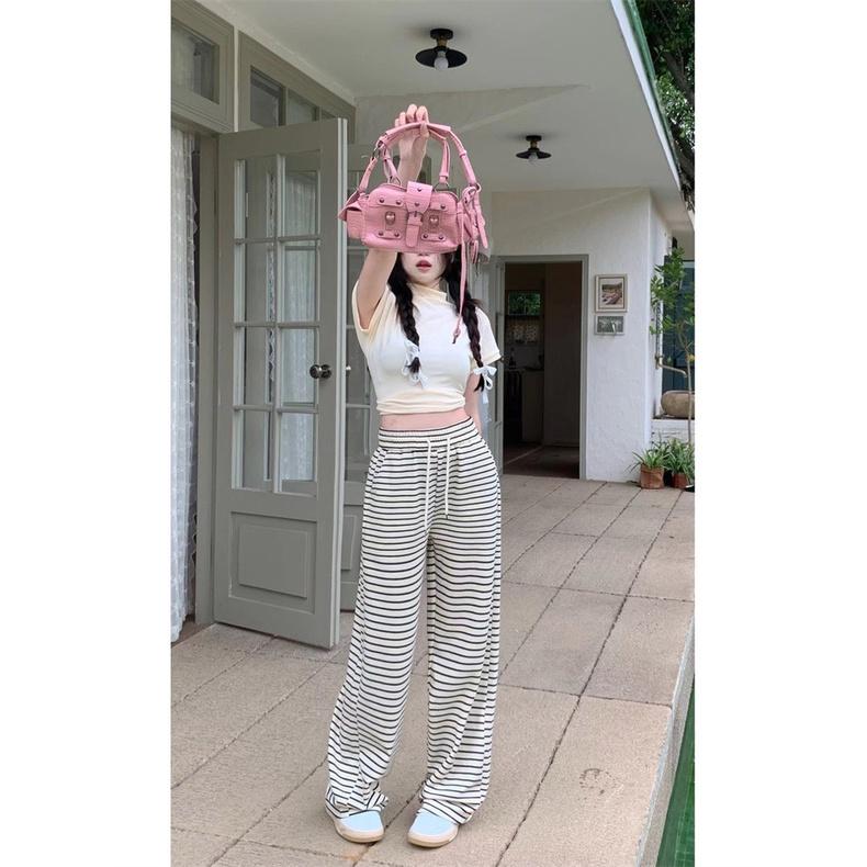 Bộ Áo Croptop Nữ In Chữ Kèm Quần Culottes