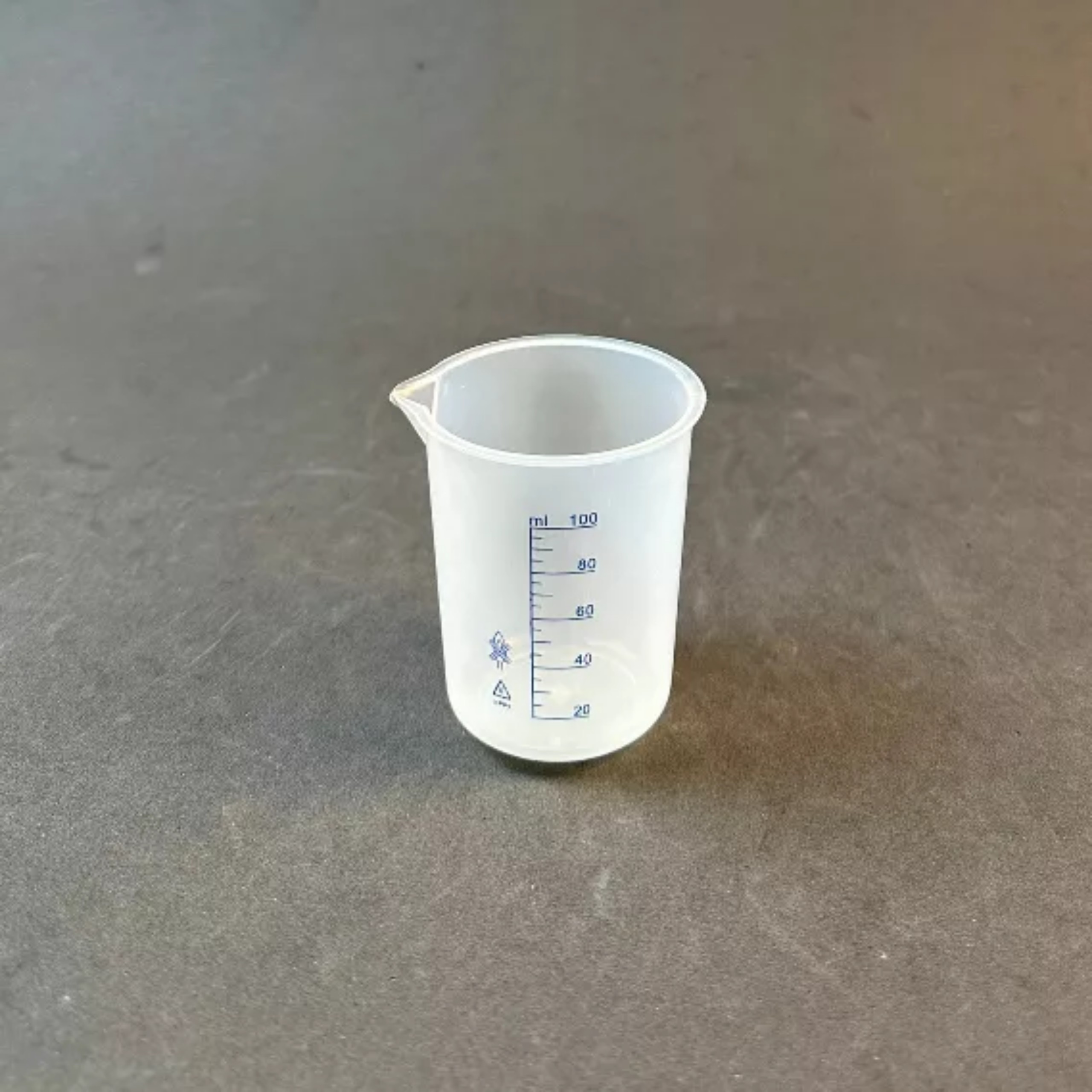 Ca nhựa không quai chia vạch xanh pp 135°C 50ml/100ml/250ml/600ml