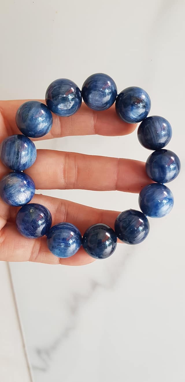CHIẾC VÒNG NAM 16mm hay 16li ĐÁ KYANITE HÀNG CAO CẤP ĐÁ THIÊN NHIÊN MÀU XANH DƯƠNG ĐẬM ĐẸP TUYỆT VỜI DÀNH CHO NAM MỆNH THỦY MỆNH MỘC ĐEO ĐẸP SANG TỐT SỨC KHOẺ MAY MẮN Ạ