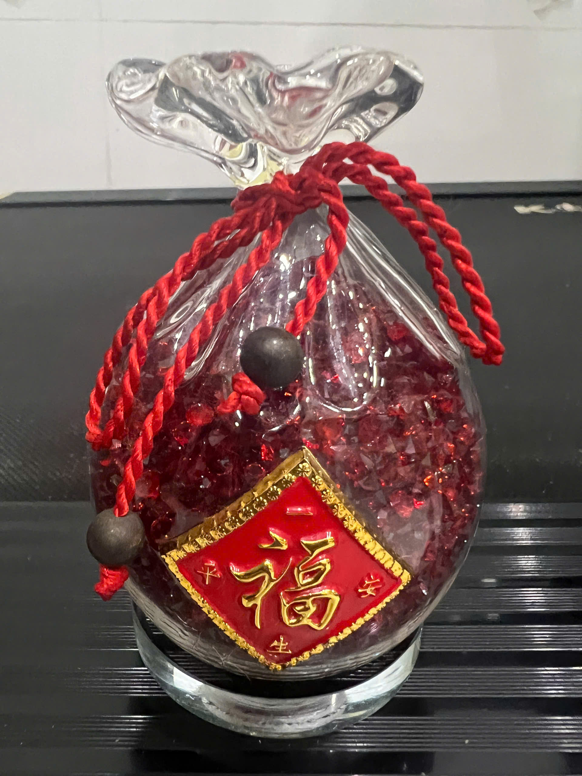 Tượng Túi Tiền Để bàn làm việc và xe hơi Thạch Anh ĐỎ ĐÔ ĐẬM ĐẸP tự nhiên cao 10cm x 7cm hợp mệnh HỎA THỔ trưng rất đẹp xinh may mắn ạ