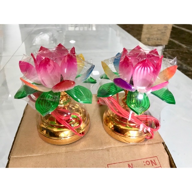 Set 2  đèn hoa sen  nhựa  cao 12cm  để bàn thờ 7 màu rất đẹp và sang trọng giúp không gian thờ phụng sinh động và ấm áp