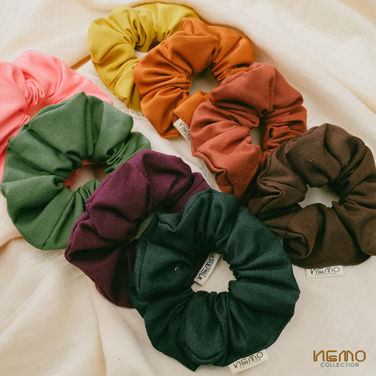 Cột Tóc Vải Linen Scrunchies NEMO Collection phôm phồng to sắc màu cổ điển - SCKM