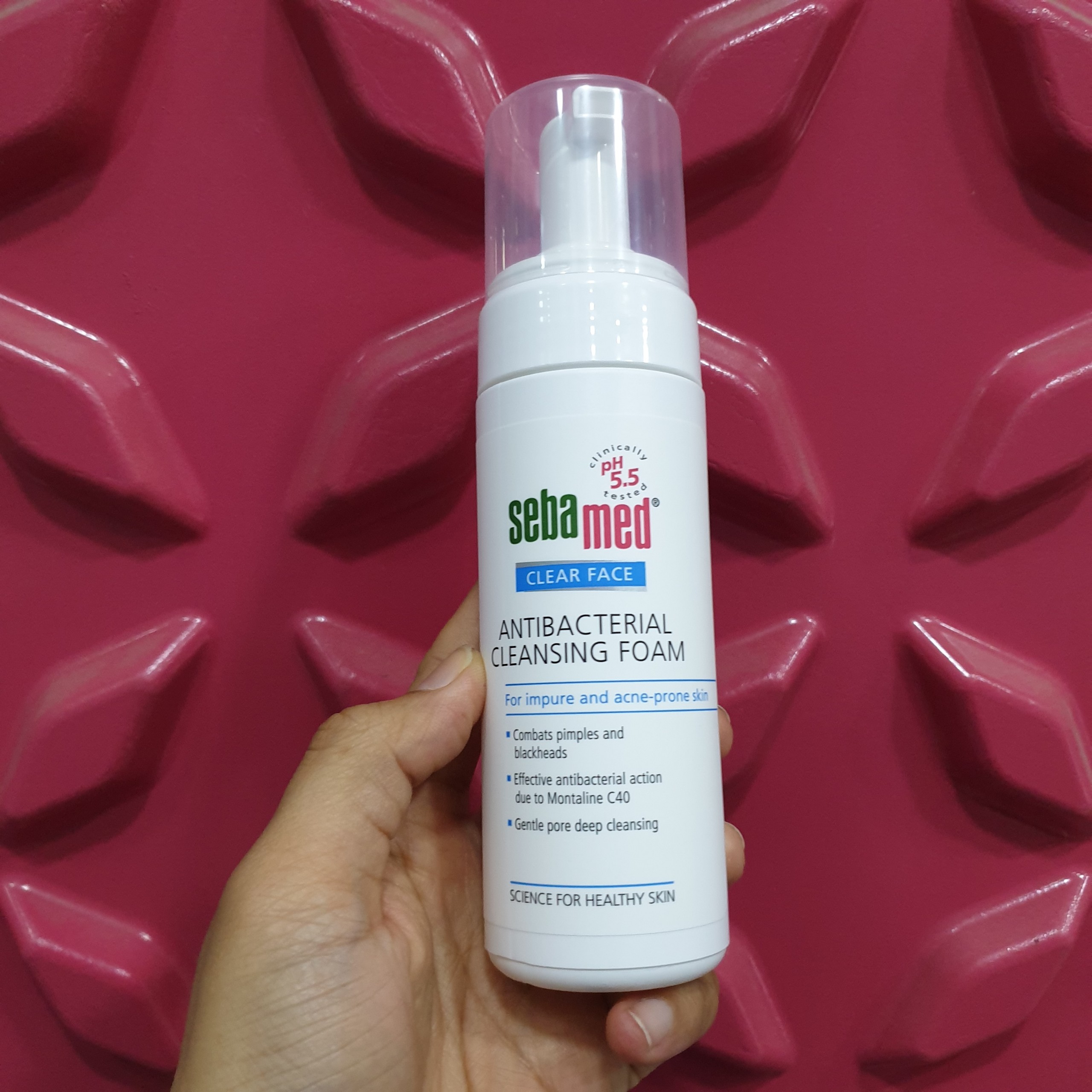 Sữa rửa mặt SEBAMED CLEAR FACE ANTIBACTERIAL CLEANSING FOAM 150ml - giảm mụn, kháng khuẩn + Tặng son dưỡng môi nhau thai cừu Rebirth