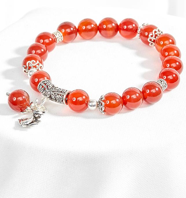 Vòng tay đá mã não đỏ thiên nhiên charm hồ ly Ngọc Quý Gemstones