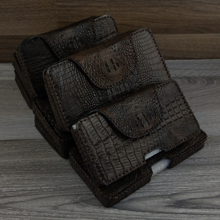 Bao Da Đeo Lưng dành cho Iphone X/XS Da Cá Sấu Màu Nâu Đất