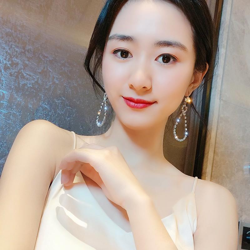 BÔNG TAI ĐÍNH ĐÁ , SIÊU SANG PHONG CÁCH HÀN QUỐC " Cực Xinh" HOT