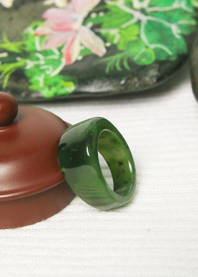 Nhẫn ngọc bích nephrite jade