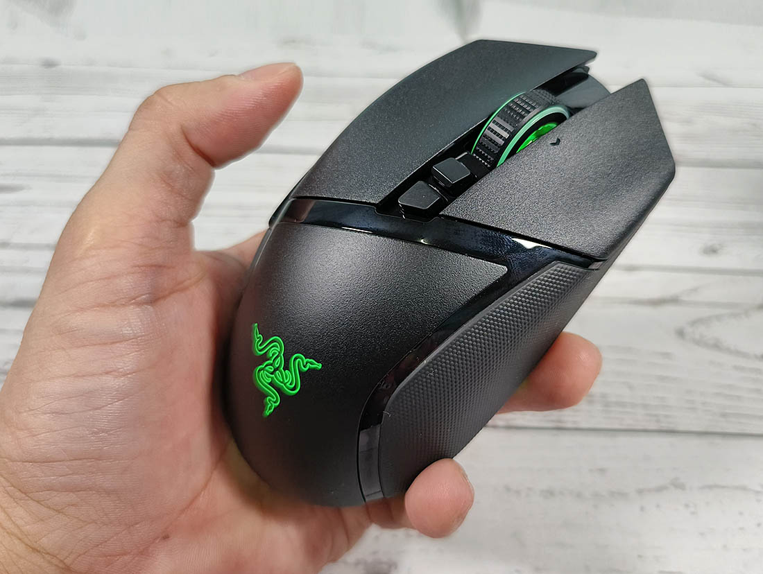 Chuột Razer Basilisk V3 Pro (kèm Mouse Dock Pro) - Mới, hàng chính hãng