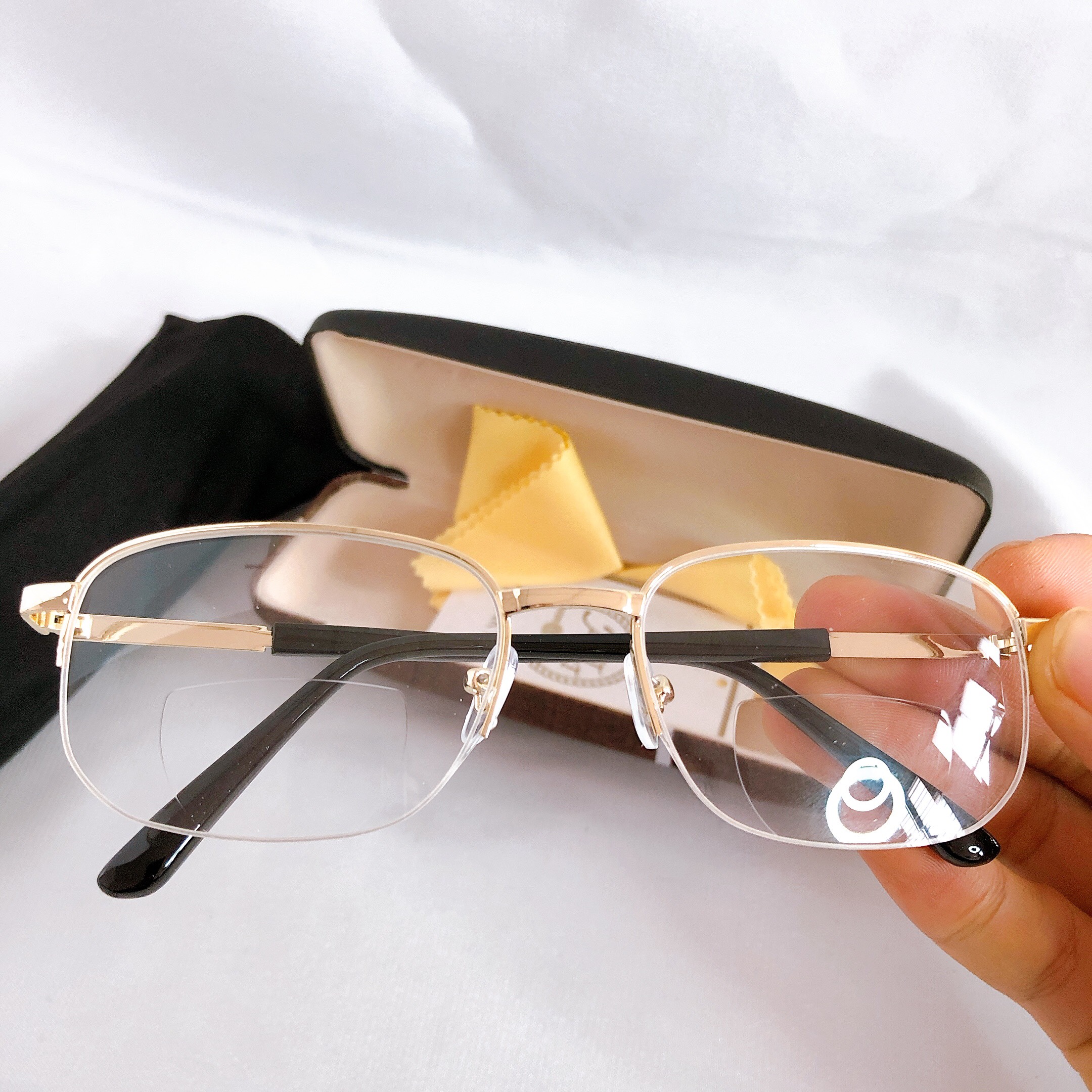 Kính lão thị hai tròng loại tốt NHÌN XA VÀ GẦN cực tiện lợi KM89 hàng cao cấp kính viễn thị mắt sáng và rõ trong và thời trang