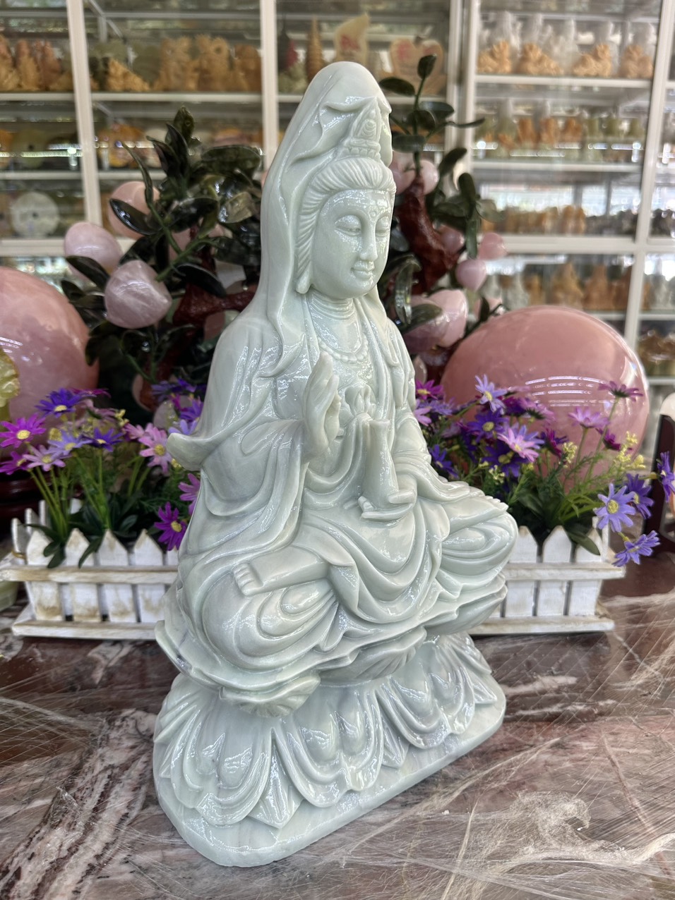 Tượng Phật Bà Quan Thế Âm Bồ Tát ngồi đài sen cầu bình an đá cẩm thạch trắng xanh - Cao 40 cm