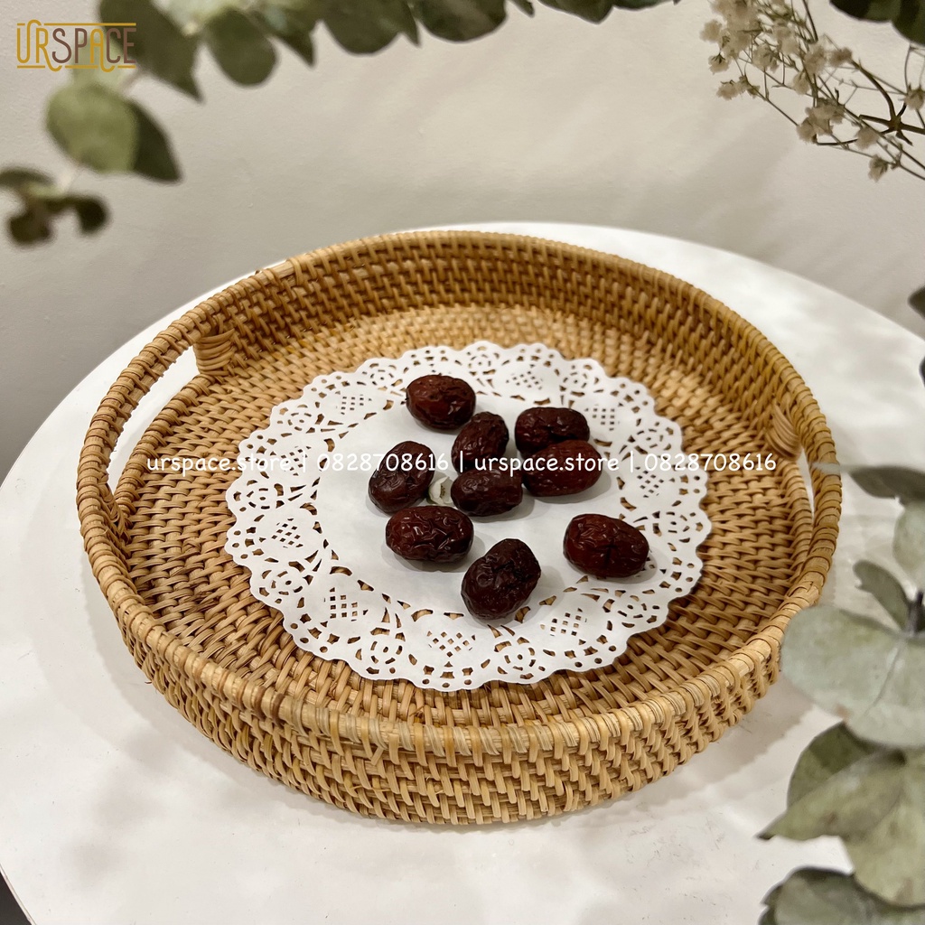 Khay mây tròn URSPACE đựng bánh kẹo, trái cây, trang trí decor / ROUND RATTAN TRAY WITH HOLD HANDLES