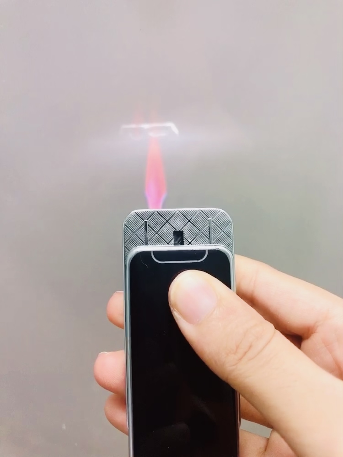 Hột quẹt bật lửa khè hình điện thoại IP mini dễ thương - xài gas