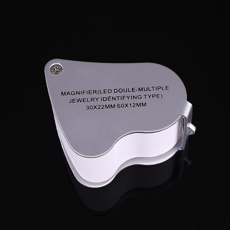 Kính lúp vỏ làm bằng kim loại chống gỉ kiêm móc treo chìa khóa đa năng 30-60X có đèn version2 ( Tặng kèm miếng thép để ví da đa năng 11in1 )